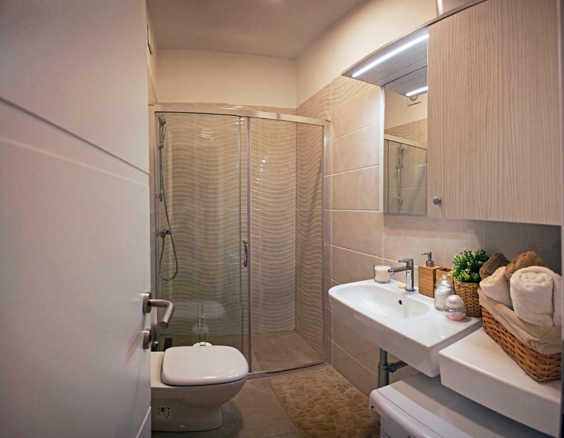 Apartment Koper Luaran gambar
