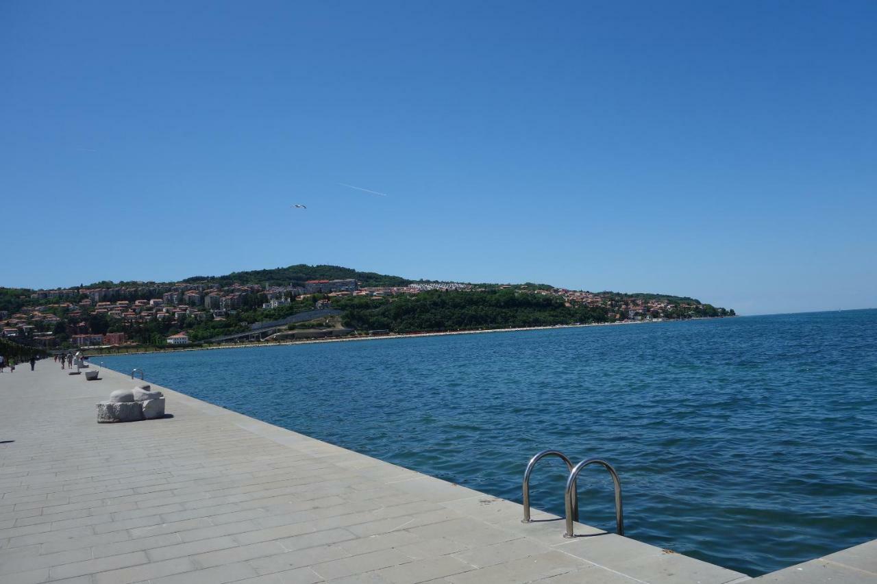 Apartment Koper Luaran gambar